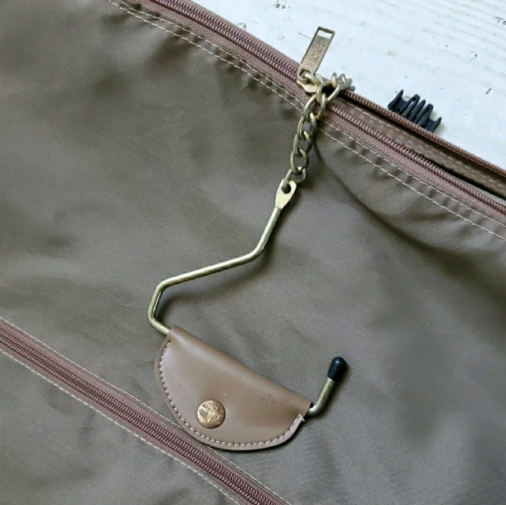 1989 Vtg Totes Hunt Series #2176 Vinyl Garment Bag 46x22x3 With Hang Tag